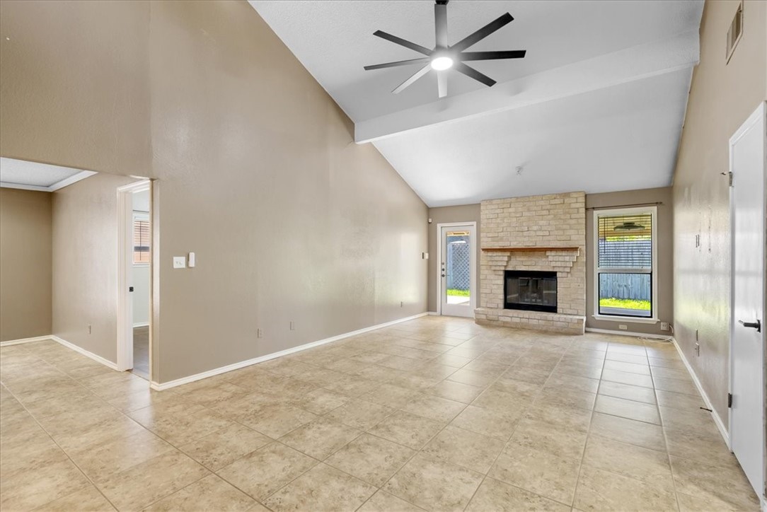 6829 Iroquois Dr Property Photo 3