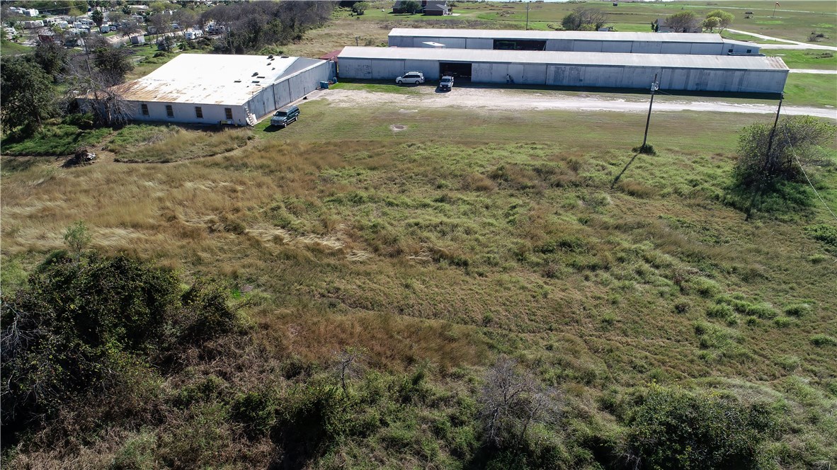 2852 Pvt Hunt & Fm 893 (moore Avenue) Property Photo 5