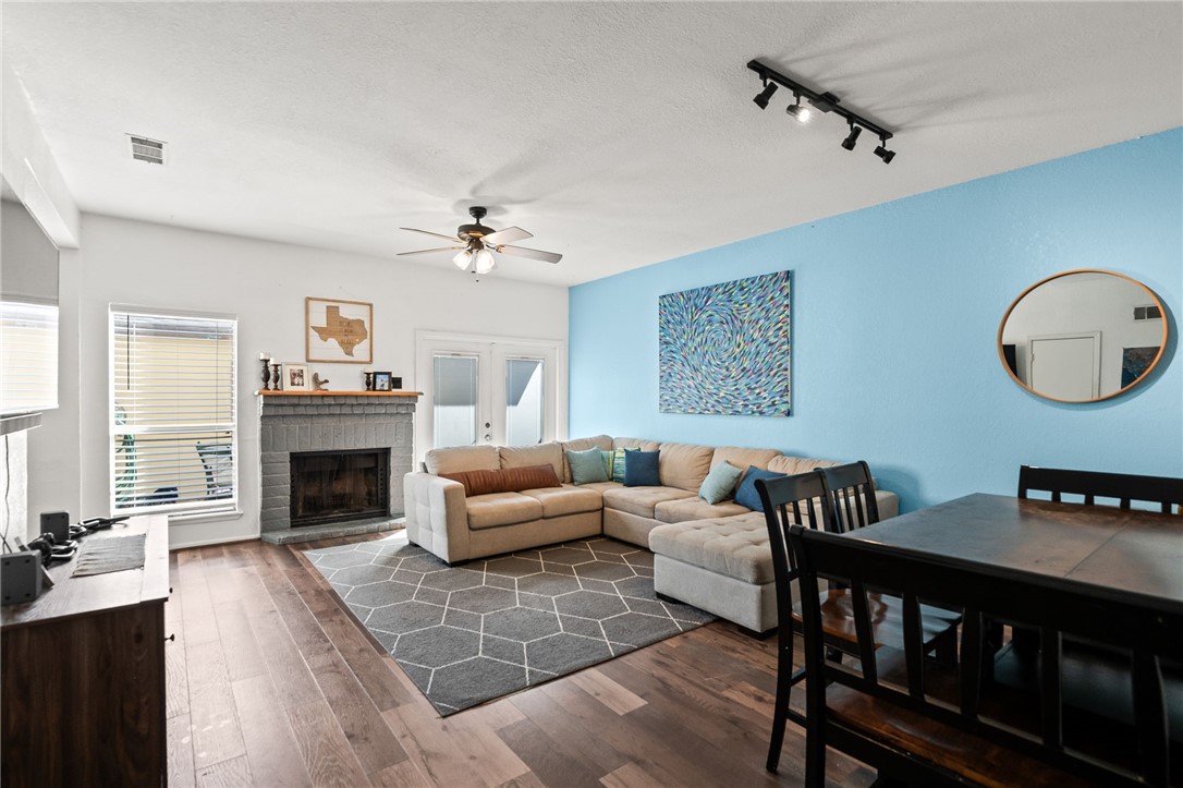 2809 Saint Joseph St C Property Photo 5