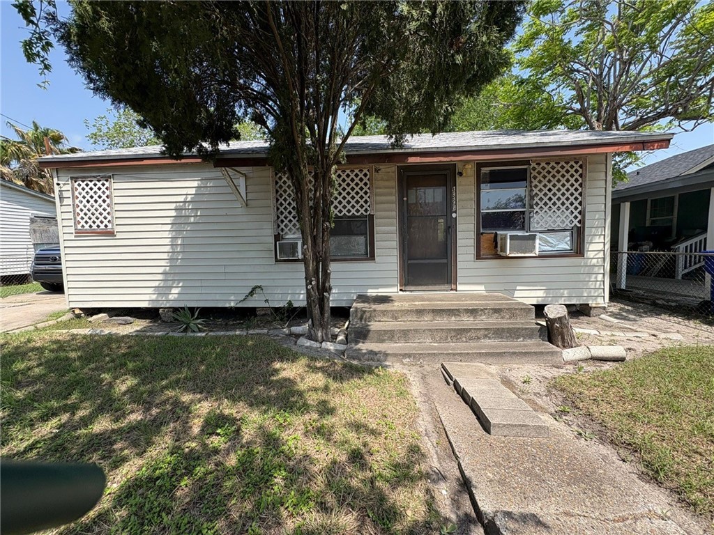 3626 Fairchild St Property Photo