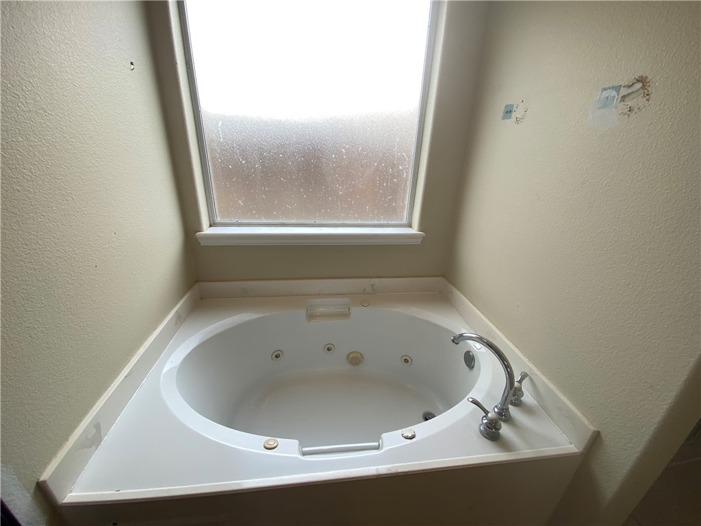 2422 Songbird Property Photo 8