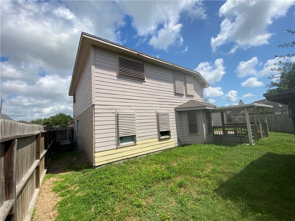 2422 Songbird Property Photo 24