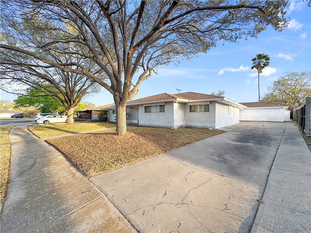 4115 Meridian Pl Property Photo 2