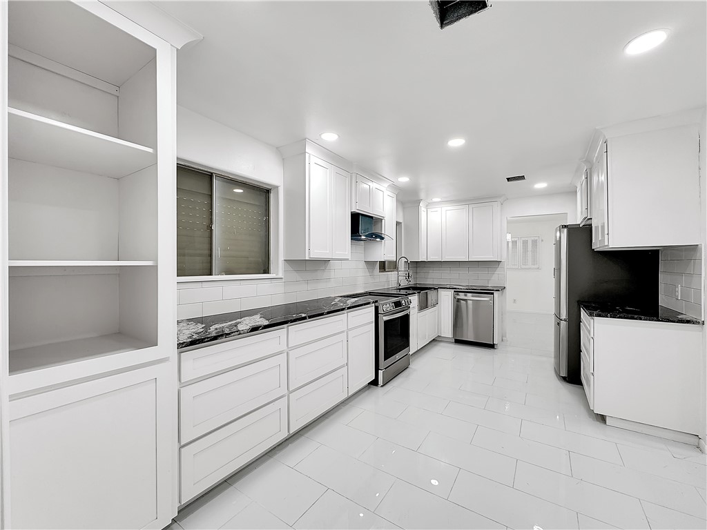 4115 Meridian Pl Property Photo 8