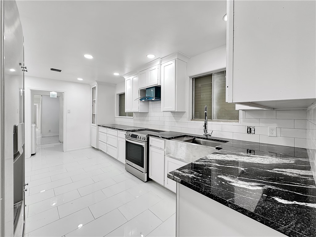 4115 Meridian Pl Property Photo 9