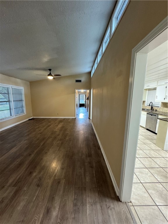 1820 Kenney Lane Property Photo 7