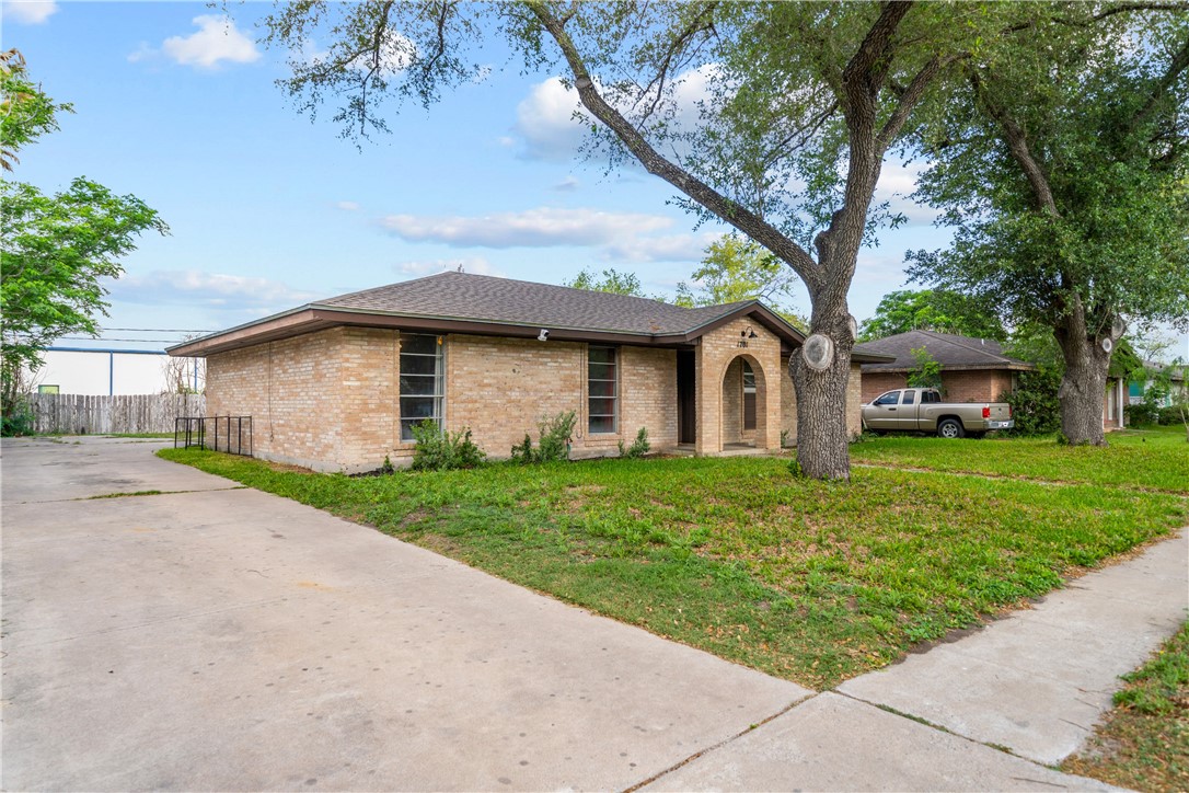 1701 Annette St Property Photo 2