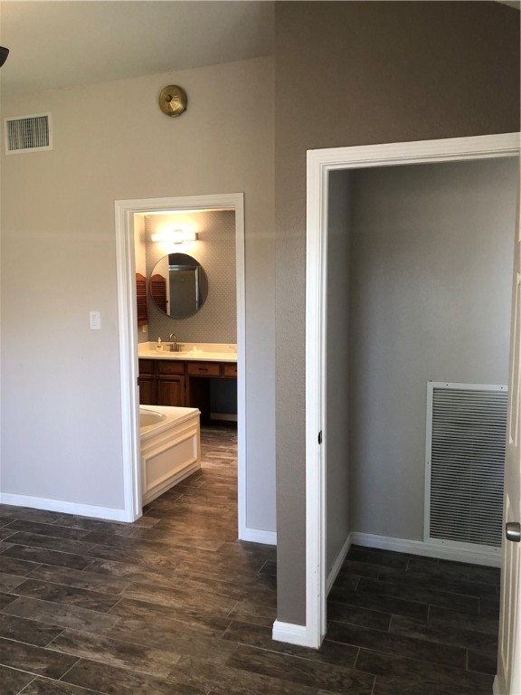 6238 Brockhampton St Property Photo 27