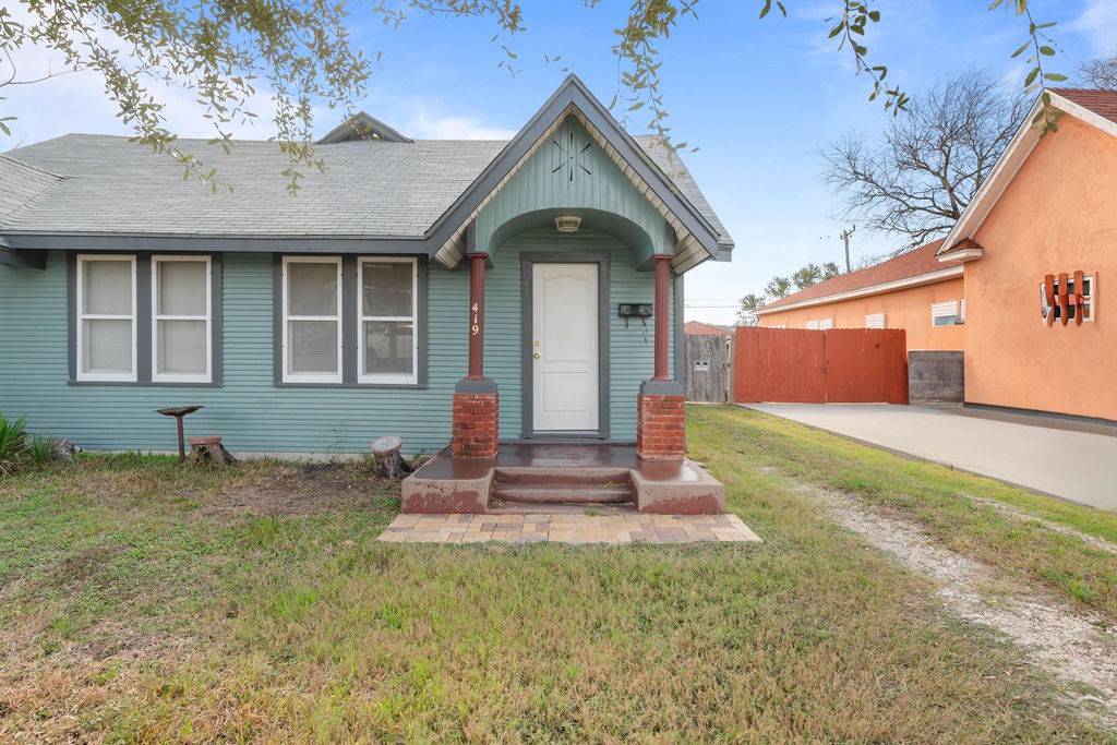 419 Clifford St Property Photo