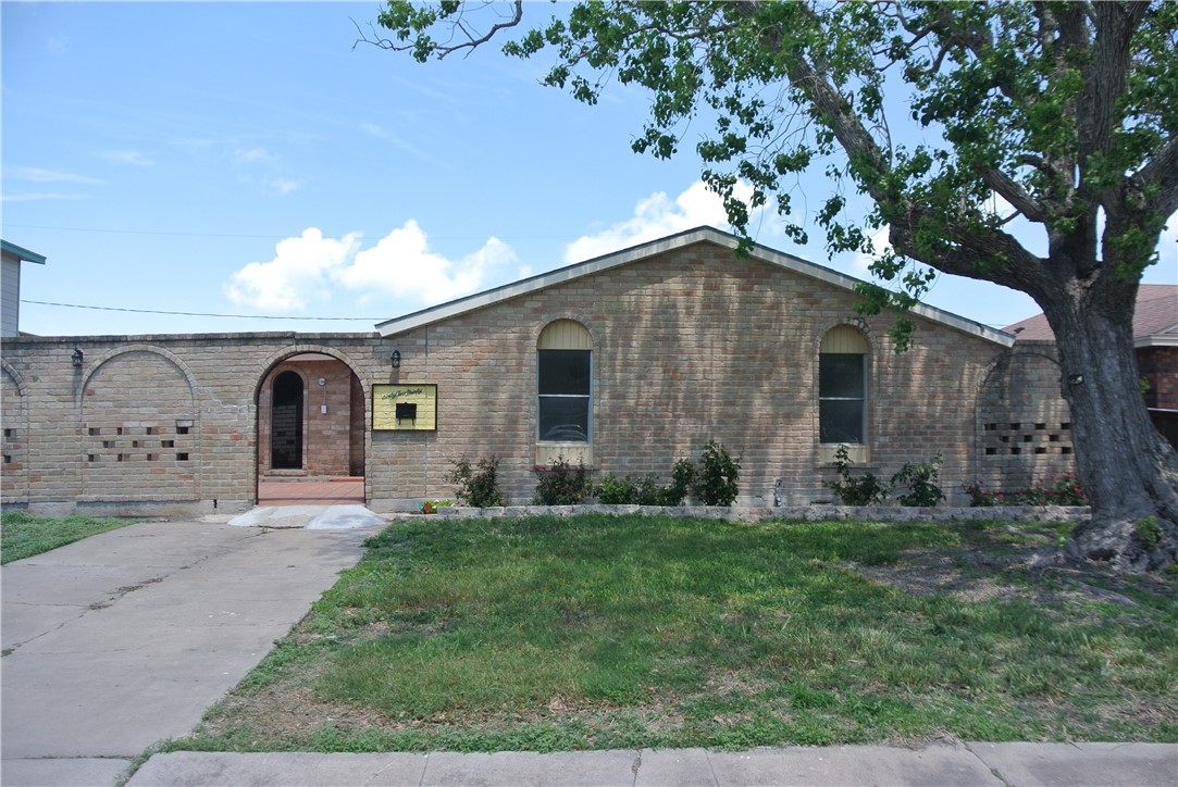 6230 Whitaker Dr Property Photo