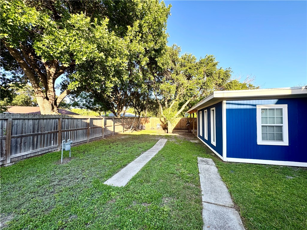 101 Ghent Pl Property Photo 4