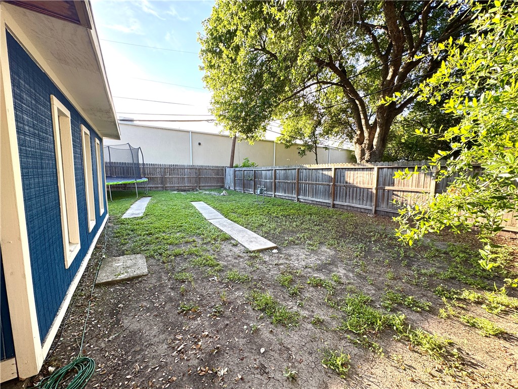 101 Ghent Pl Property Photo 6