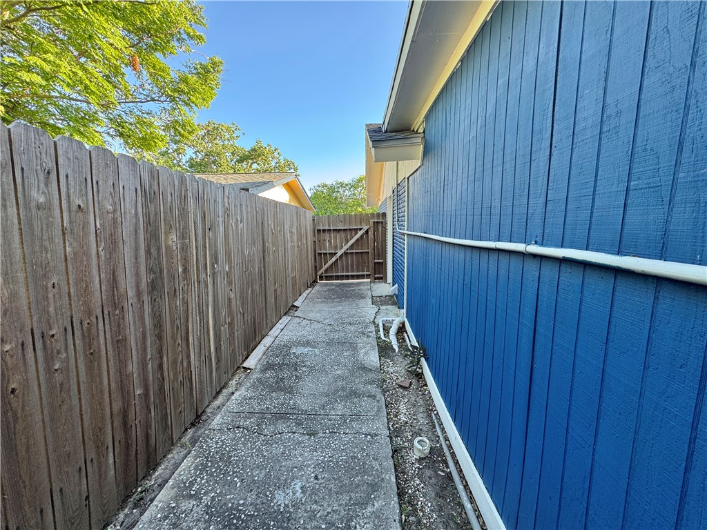 101 Ghent Pl Property Photo 7