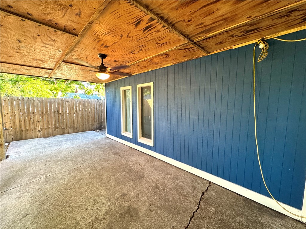101 Ghent Pl Property Photo 9