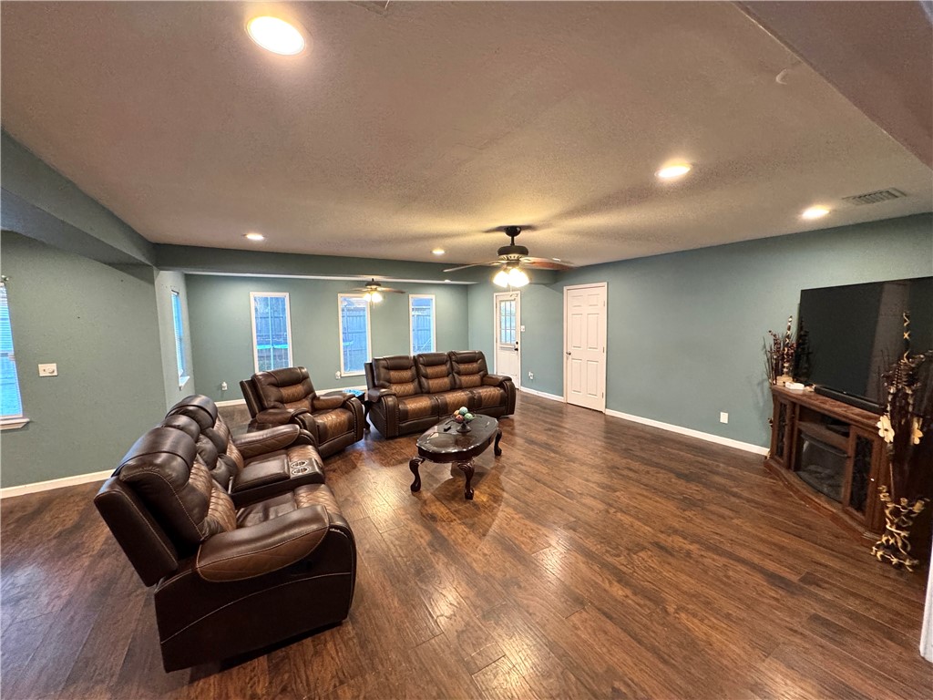 101 Ghent Pl Property Photo 11
