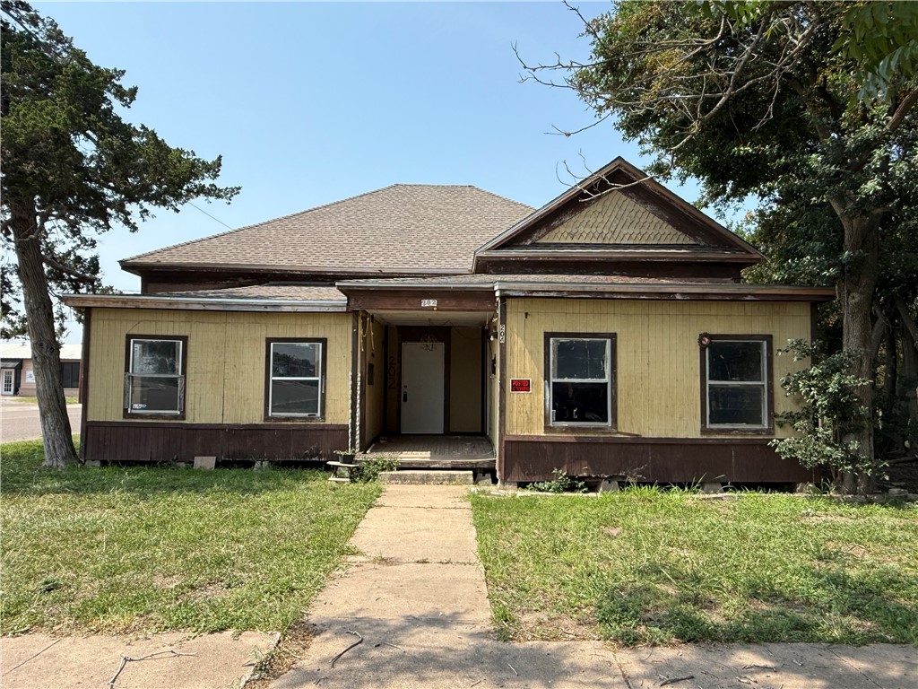 202 E Fordyce Ave