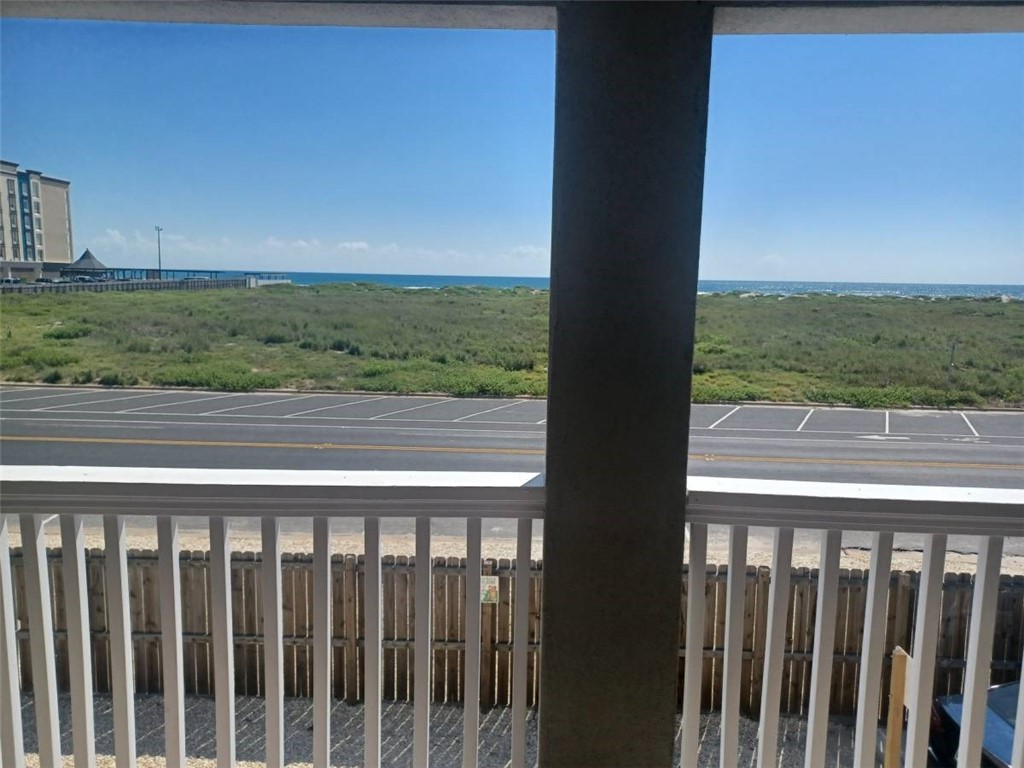 15217 Windward Dr 302 Property Photo 1