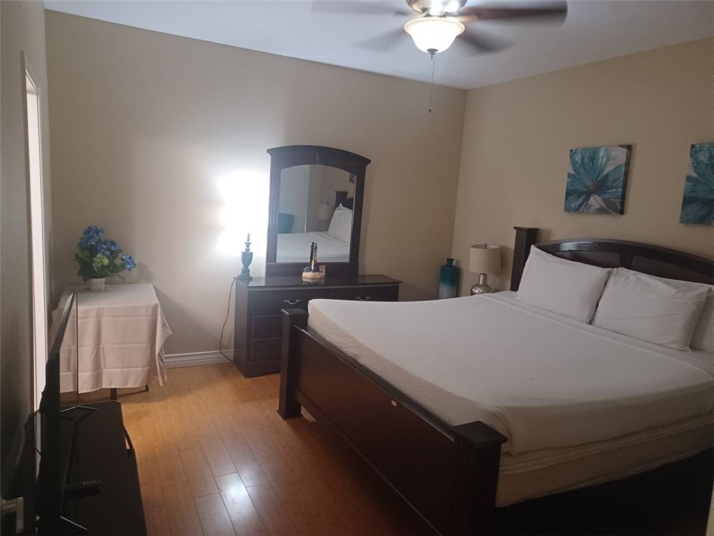 15217 Windward Dr 302 Property Photo 3