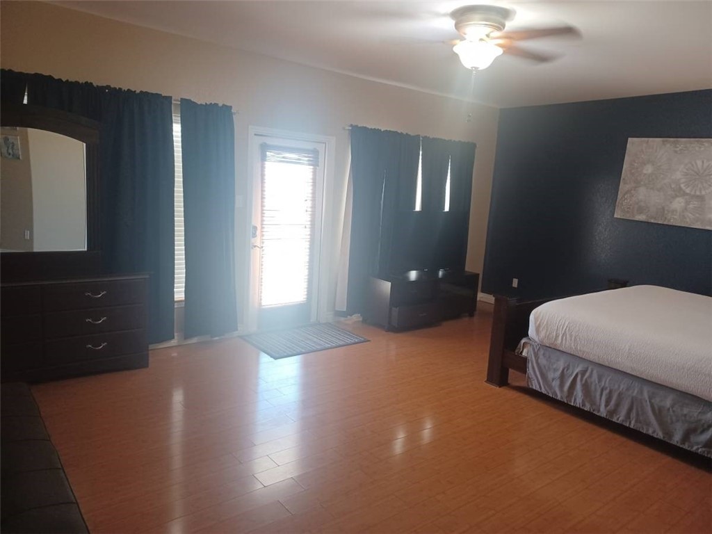 15217 Windward Dr 302 Property Photo 5