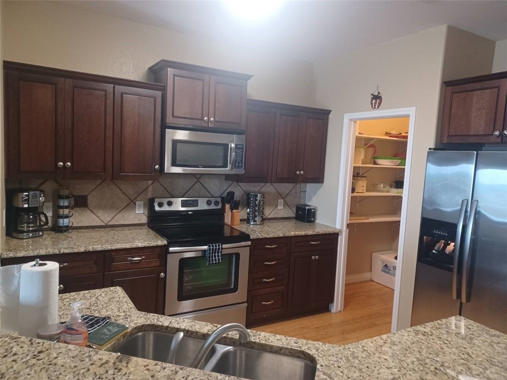 15217 Windward Dr 302 Property Photo 11