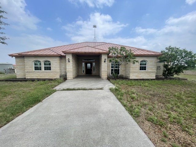 7448 N Us Highway 281 Property Photo