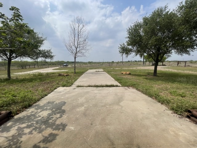 7448 N Us Highway 281 Property Photo 5