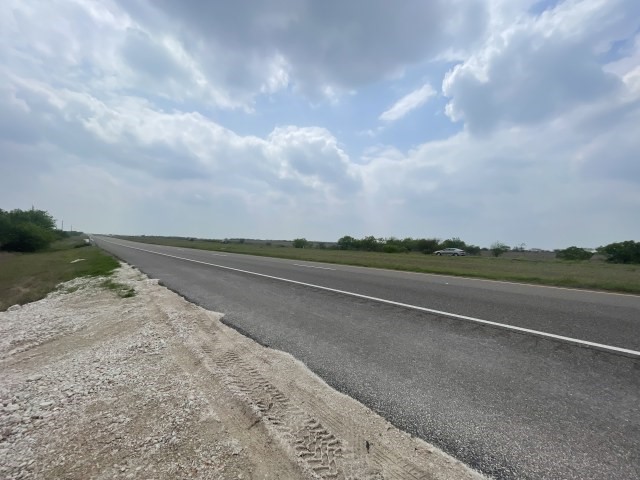 7448 N Us Highway 281 Property Photo 7