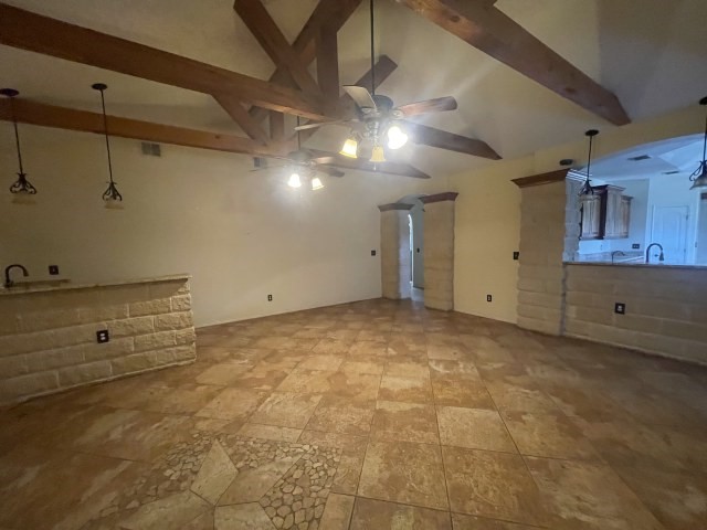 7448 N Us Highway 281 Property Photo 9