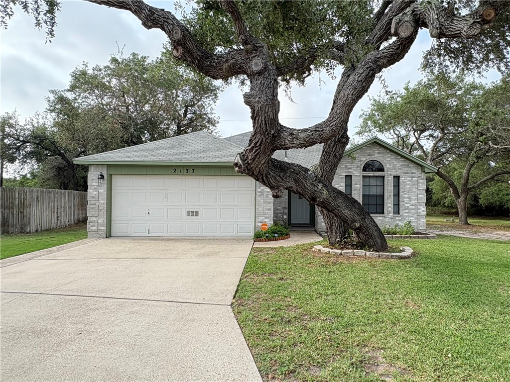 2137 Ridgewood Cir Property Photo