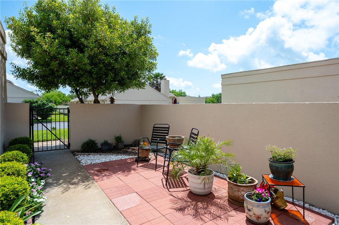 137 Santa Fe Dr Property Photo 4