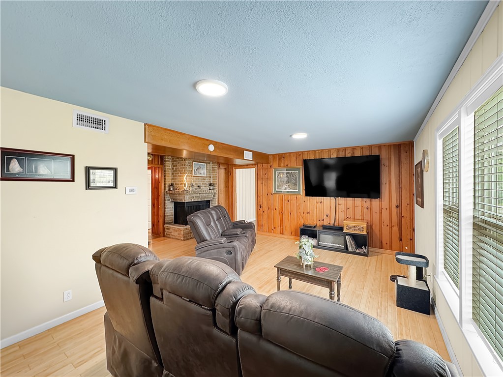 9443 Up River Property Photo 6