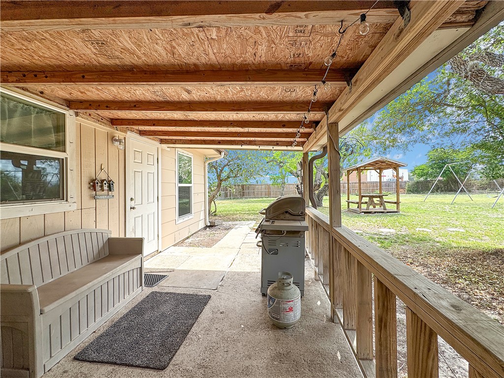 9443 Up River Property Photo 31