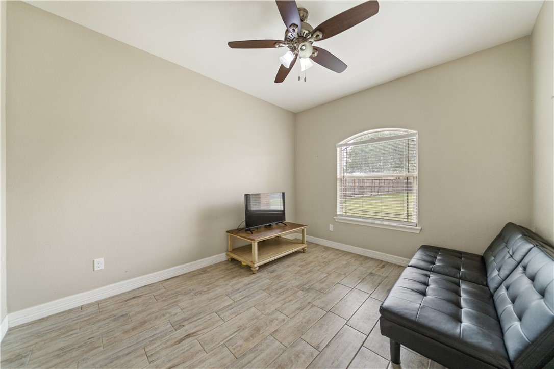 6 Stella Property Photo 21