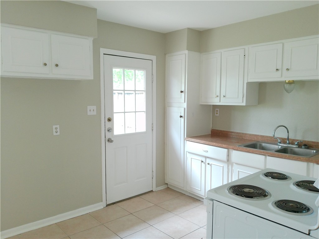 4833 Mokry Dr Property Photo 4