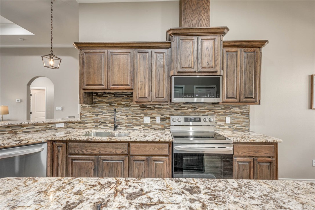 14209 Bowman Ct Property Photo 5