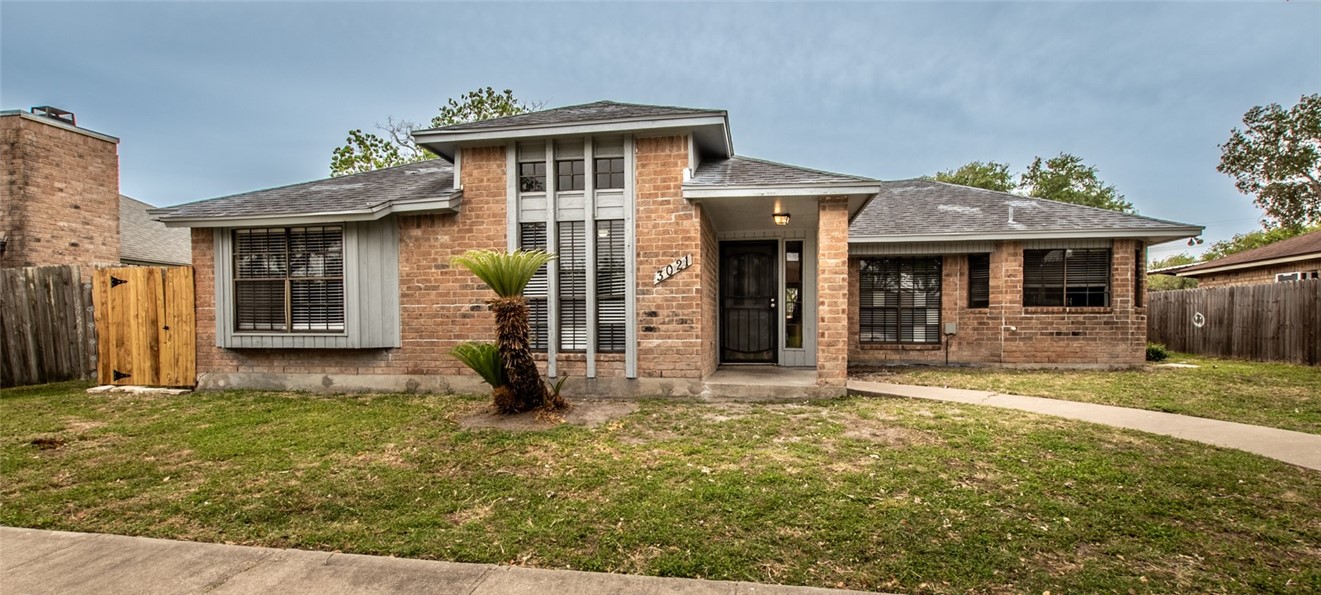 3021 Hilldale Dr Property Photo