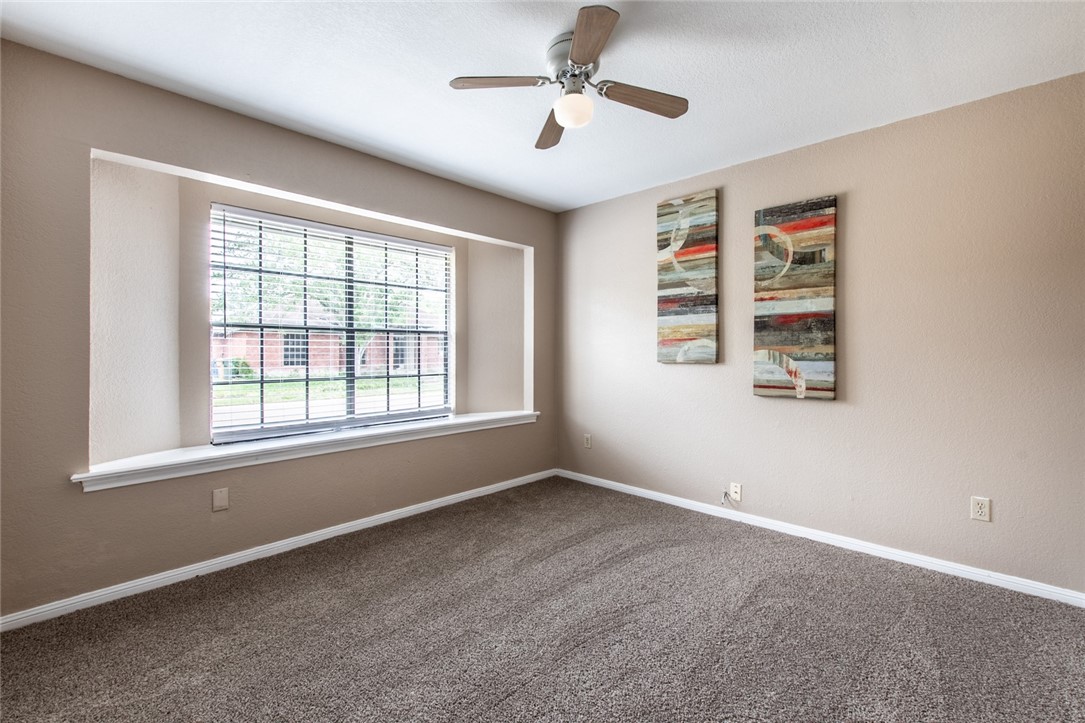 3021 Hilldale Dr Property Photo 28
