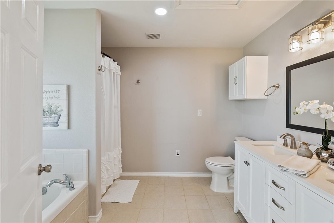1414 County Road 3651 Property Photo 7