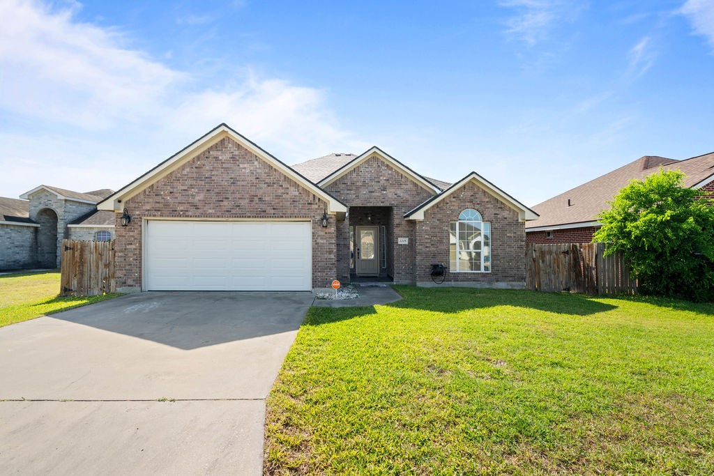 2205 Las Palmas Dr Property Photo