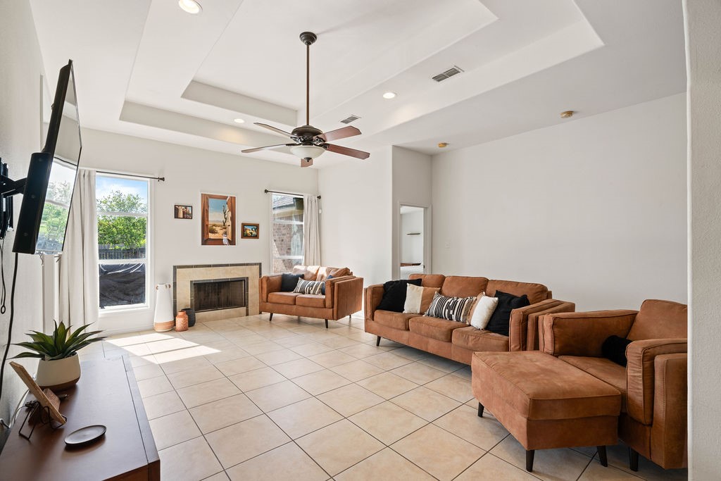 2205 Las Palmas Dr Property Photo 2