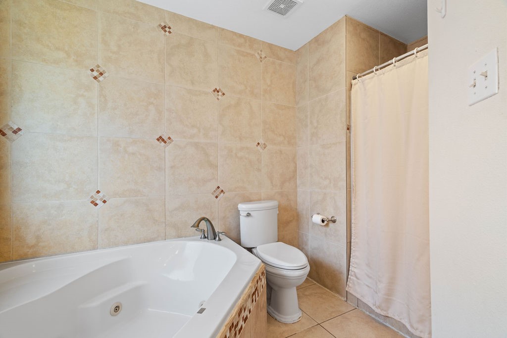 2205 Las Palmas Dr Property Photo 4