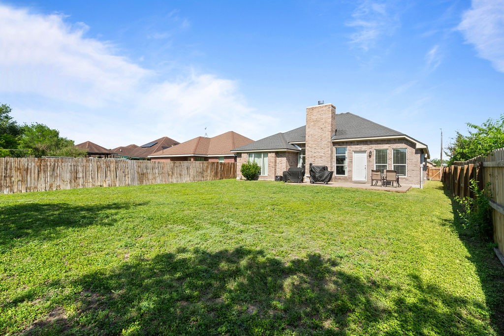2205 Las Palmas Dr Property Photo 5