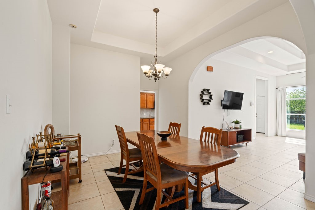2205 Las Palmas Dr Property Photo 8