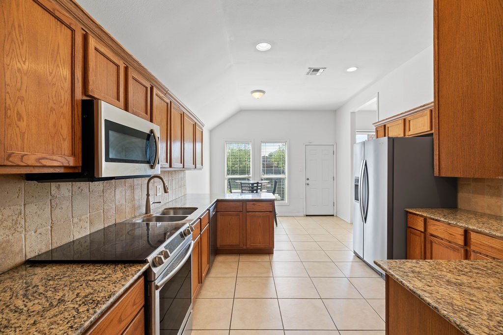 2205 Las Palmas Dr Property Photo 13