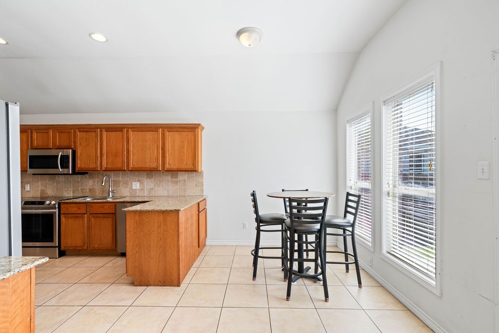 2205 Las Palmas Dr Property Photo 15