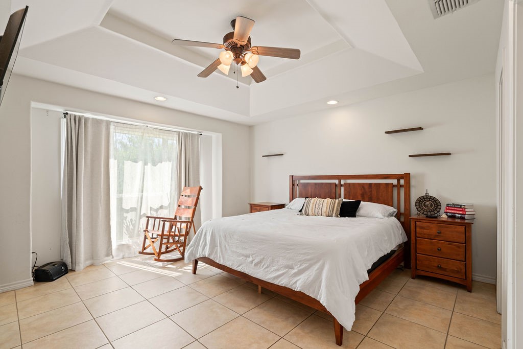 2205 Las Palmas Dr Property Photo 16