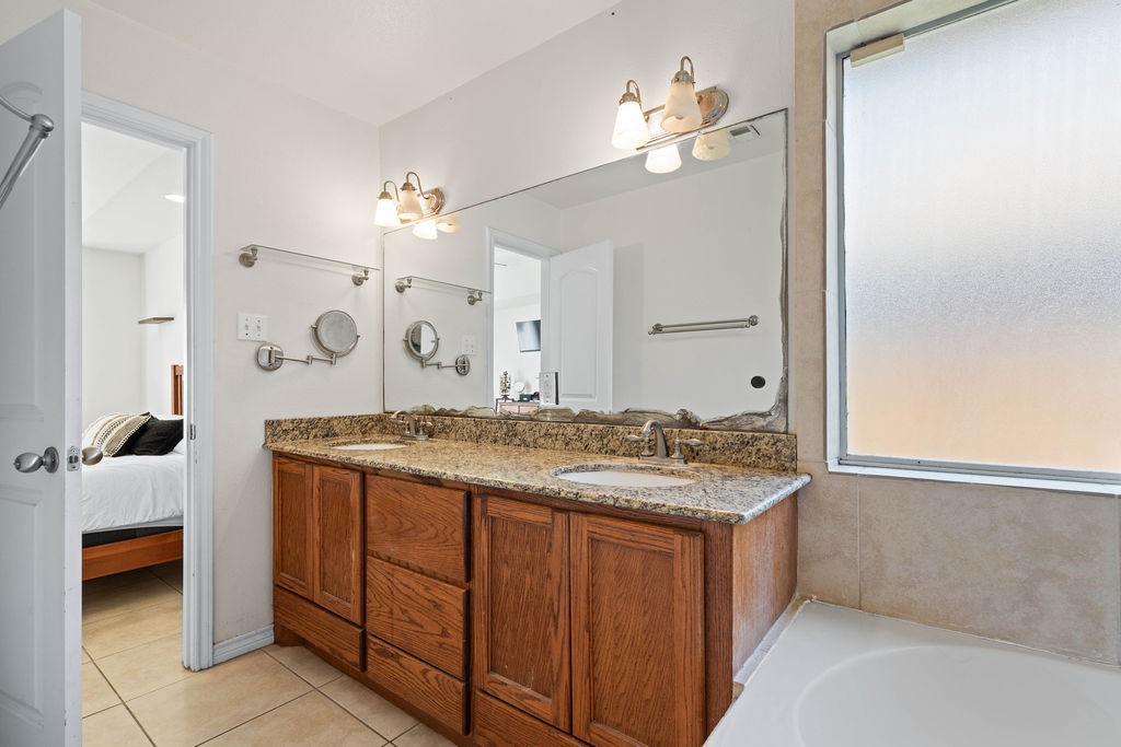 2205 Las Palmas Dr Property Photo 18