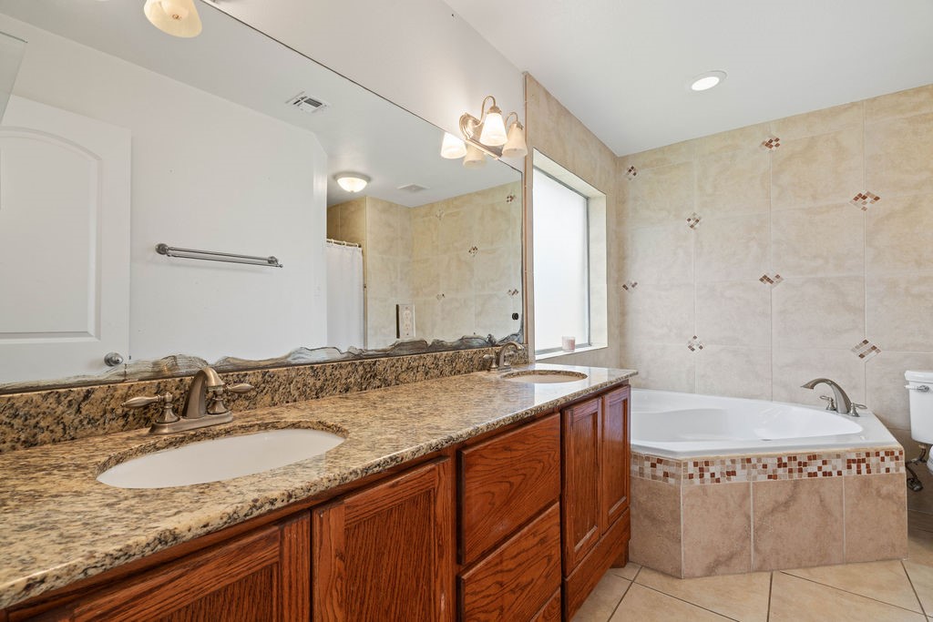2205 Las Palmas Dr Property Photo 19