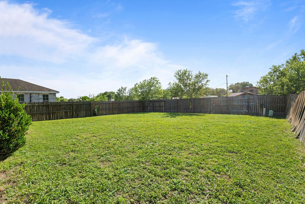 2205 Las Palmas Dr Property Photo 25