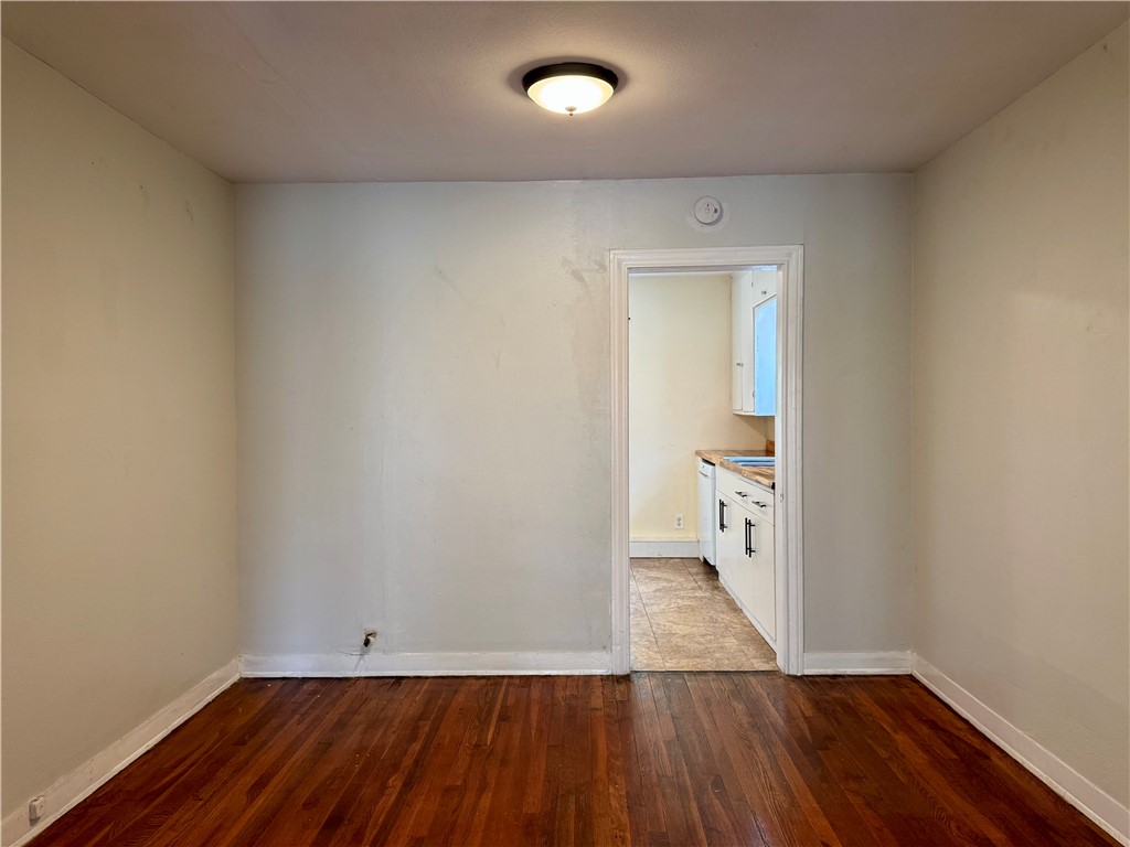 2805 Austin St B Property Photo 6